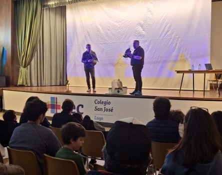 Cetrería en el colegio San José de Lugo